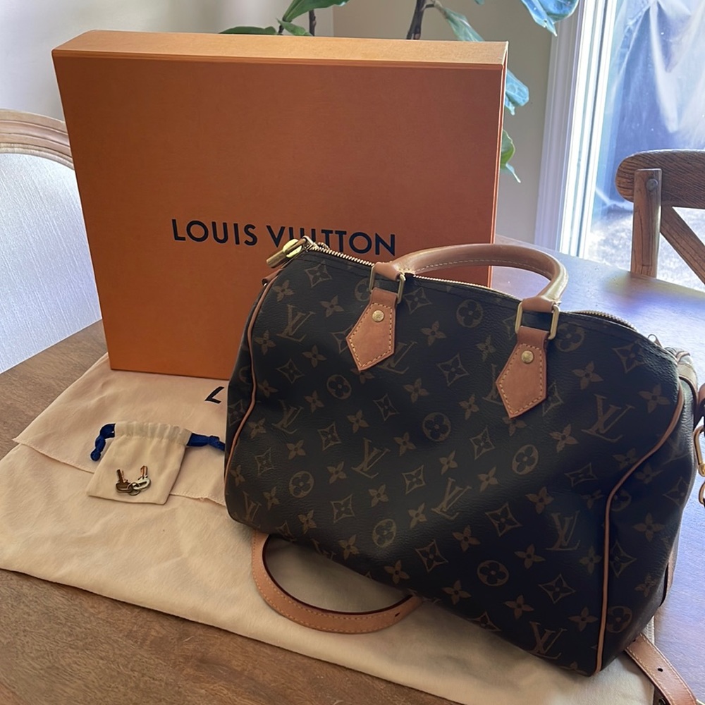 AUTHENTIC Louis Vuitton speedy in monogram canvas